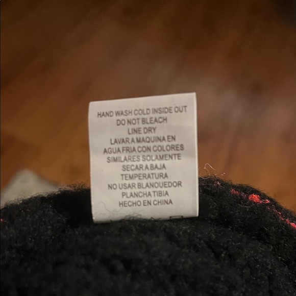 Elegant Red Mock Neck Floor Length Top w/ Side Pockets - Picture 9 of 9